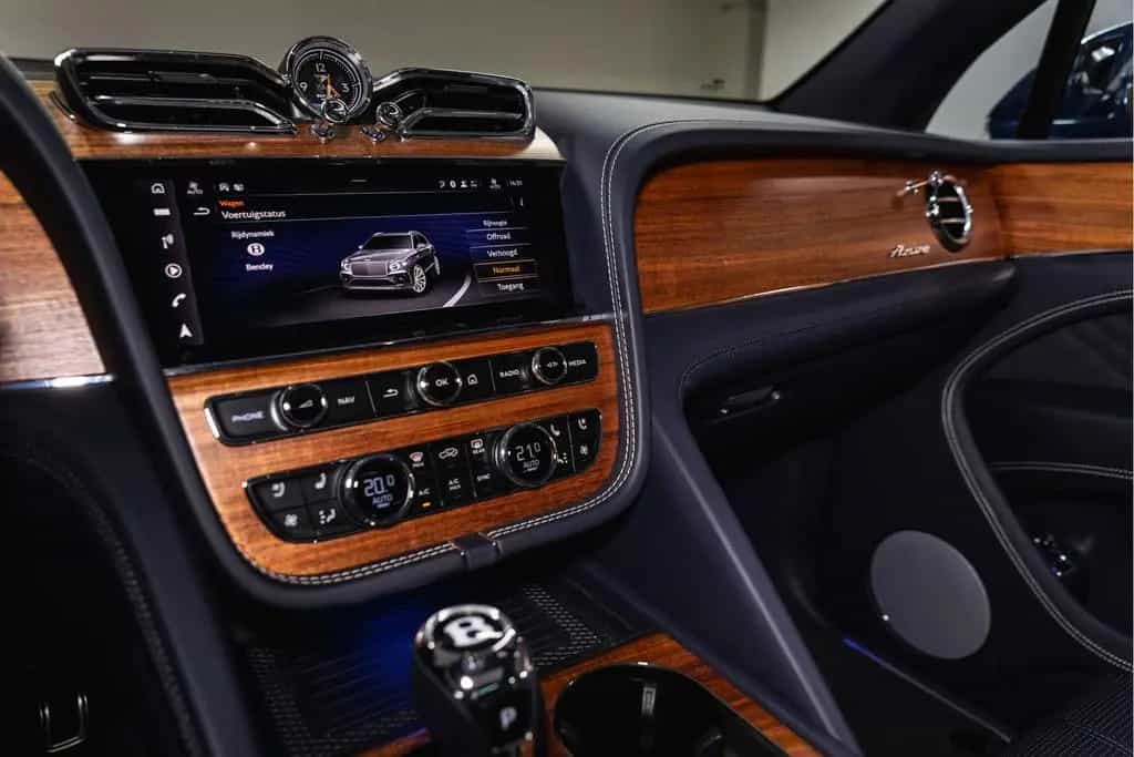 Bentley Bentayga EWB Azure V8 |Touring Spec|Comfort Spec 09/2023-photo-33