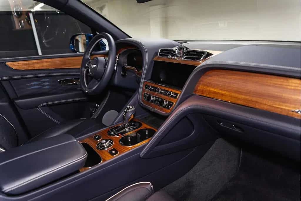 Bentley Bentayga EWB Azure V8 |Touring Spec|Comfort Spec 09/2023-photo-44