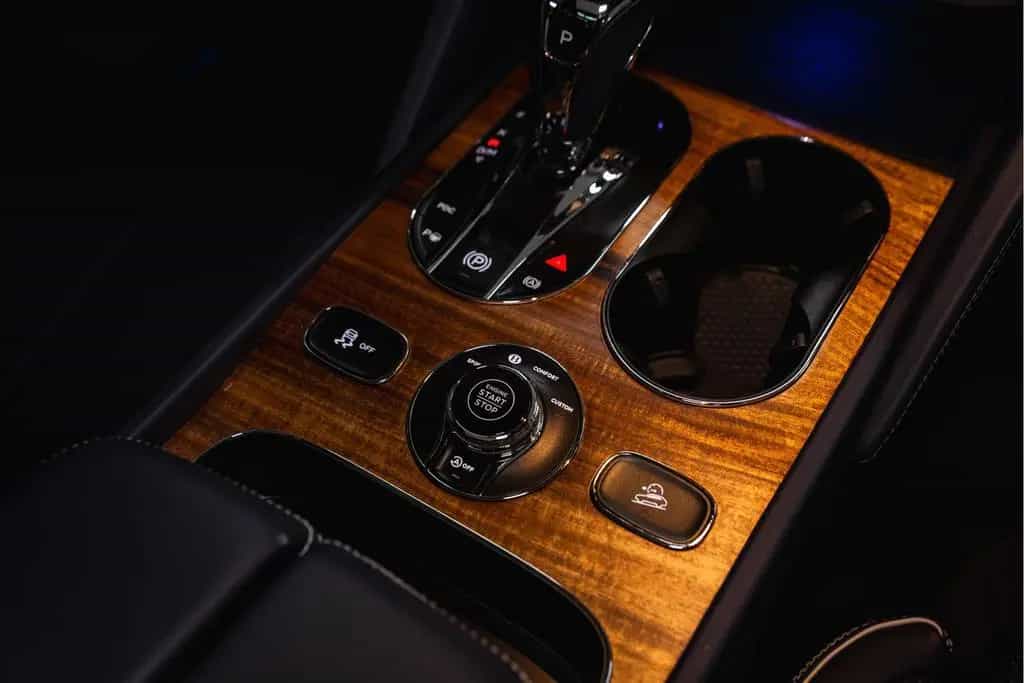 Bentley Bentayga EWB Azure V8 |Touring Spec|Comfort Spec 09/2023-photo-48