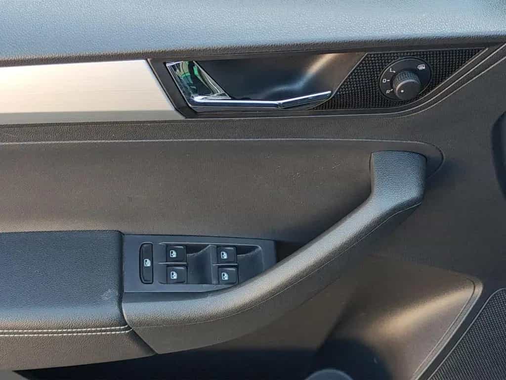 Skoda Rapid Spaceback Drive SHZ, Parksensoren 06/2017-photo-11