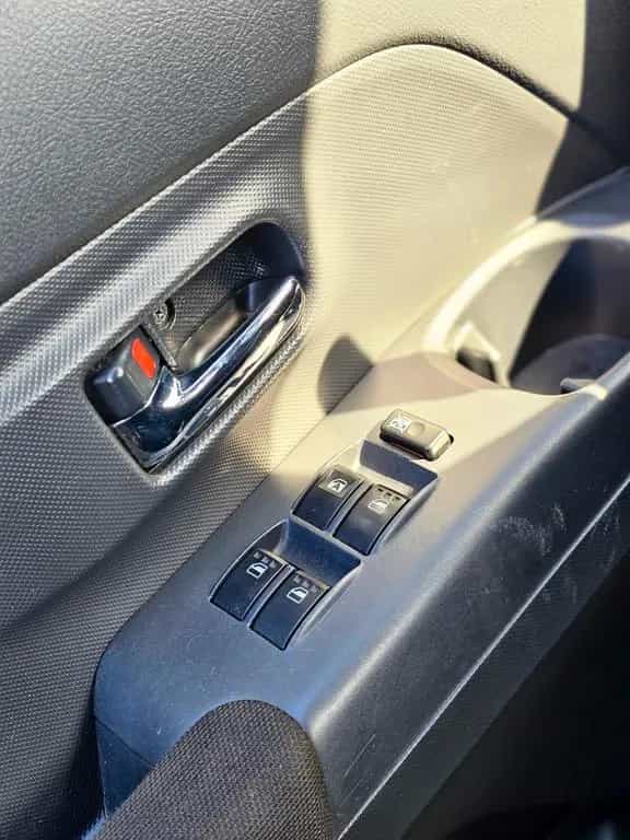 Daihatsu Materia 1.5, seltene Farbe, HU 02/28, viel Neues 12/2006-photo-12