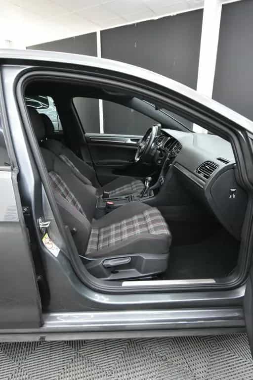 Volkswagen Golf VII Lim. GTI 275 PS LED Navi ACC DAB+ RFK 01/2018-photo-12