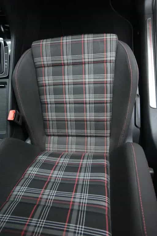 Volkswagen Golf VII Lim. GTI 275 PS LED Navi ACC DAB+ RFK 01/2018-photo-14