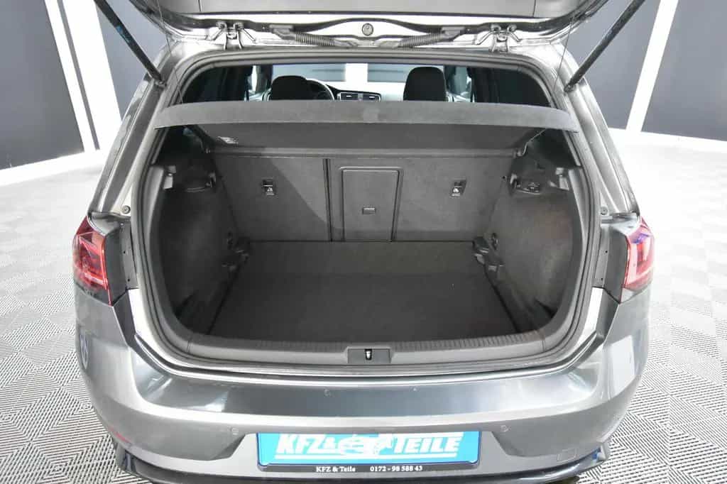 Volkswagen Golf VII Lim. GTI 275 PS LED Navi ACC DAB+ RFK 01/2018-photo-16