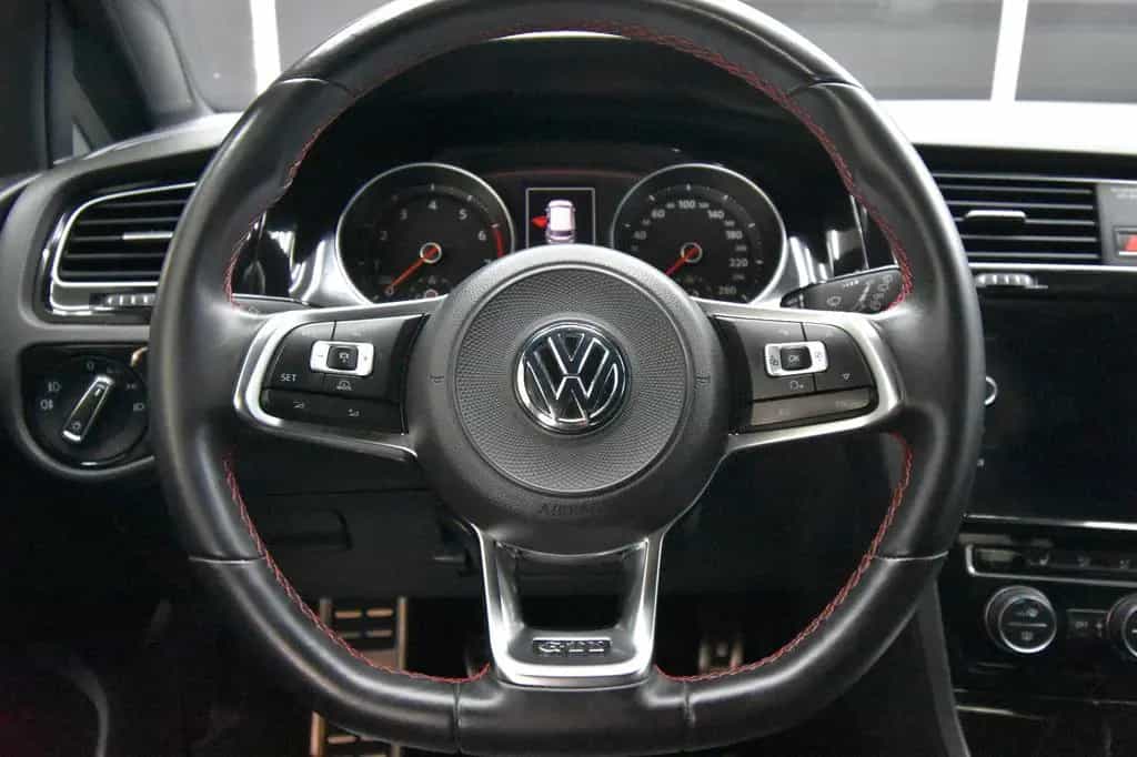 Volkswagen Golf VII Lim. GTI 275 PS LED Navi ACC DAB+ RFK 01/2018-photo-20