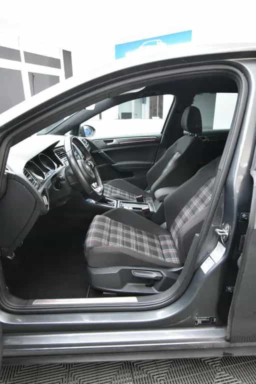 Volkswagen Golf VII Lim. GTI 275 PS LED Navi ACC DAB+ RFK 01/2018-photo-23