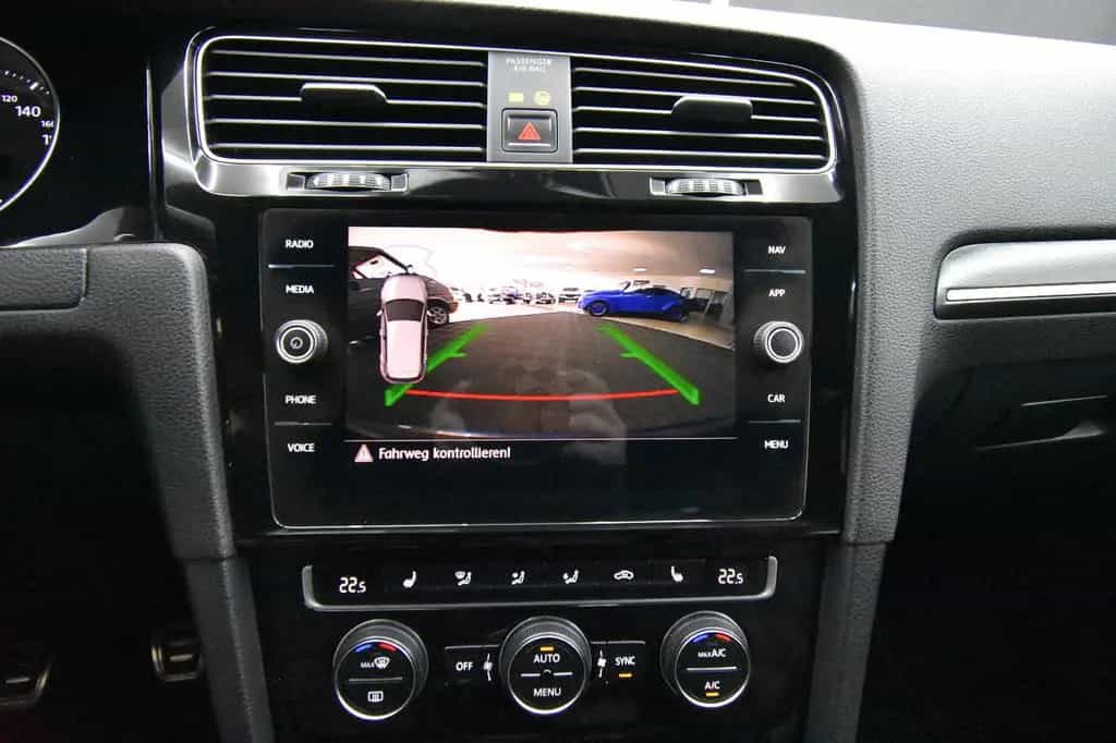 Volkswagen Golf VII Lim. GTI 275 PS LED Navi ACC DAB+ RFK 01/2018-photo-33