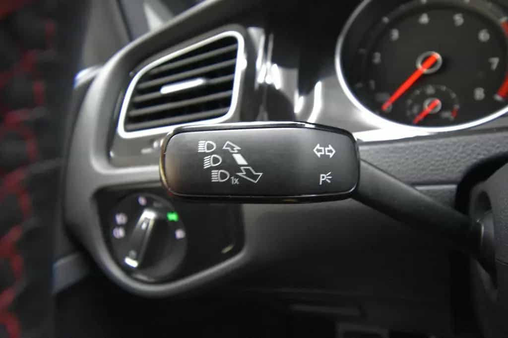 Volkswagen Golf VII Lim. GTI 275 PS LED Navi ACC DAB+ RFK 01/2018-photo-39