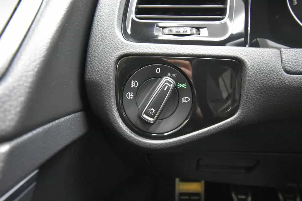 Volkswagen Golf VII Lim. GTI 275 PS LED Navi ACC DAB+ RFK 01/2018-photo-41