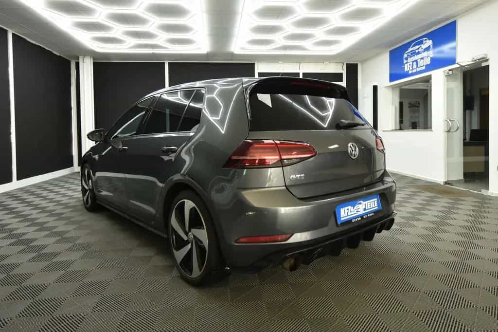Volkswagen Golf VII Lim. GTI 275 PS LED Navi ACC DAB+ RFK 01/2018-photo-5