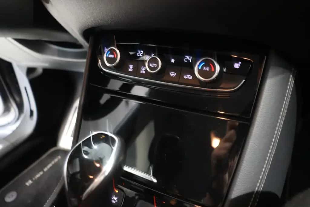 Opel Grandland X Ultimate Auto. Navi*360*Sitzhzg*Ambi 04/2019-photo-19