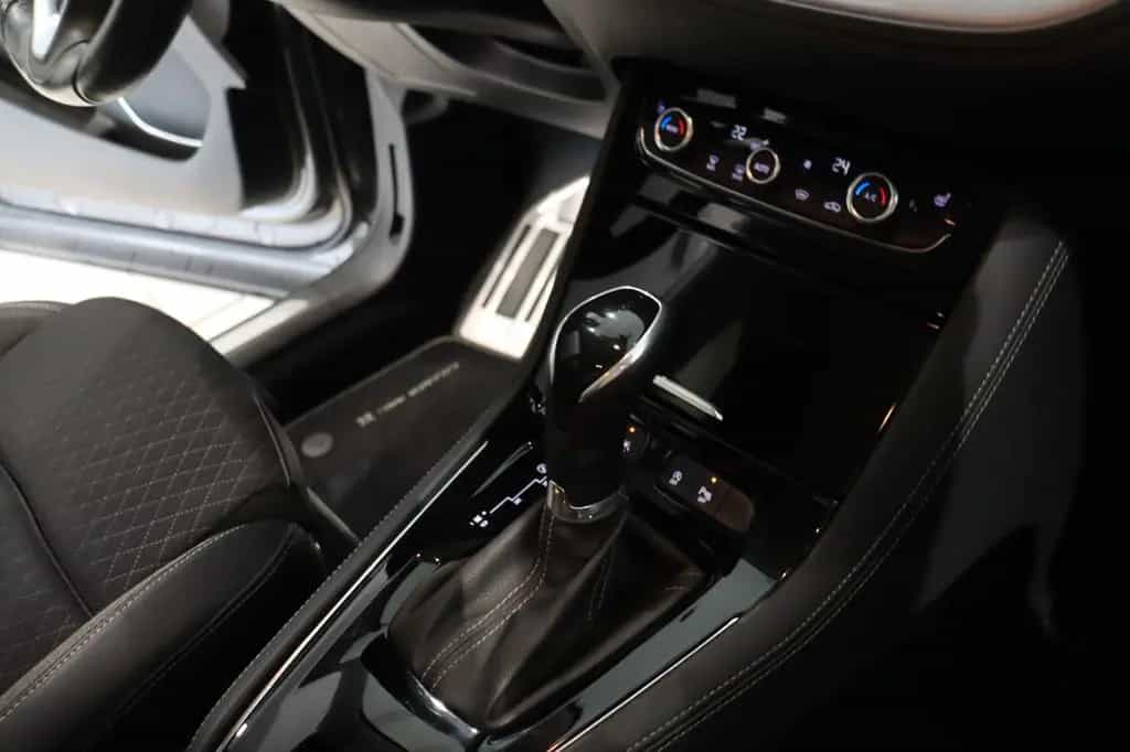 Opel Grandland X Ultimate Auto. Navi*360*Sitzhzg*Ambi 04/2019-photo-20