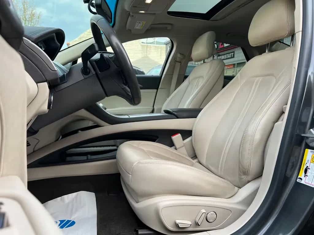 Lincoln MKZ 11/2021-photo-13