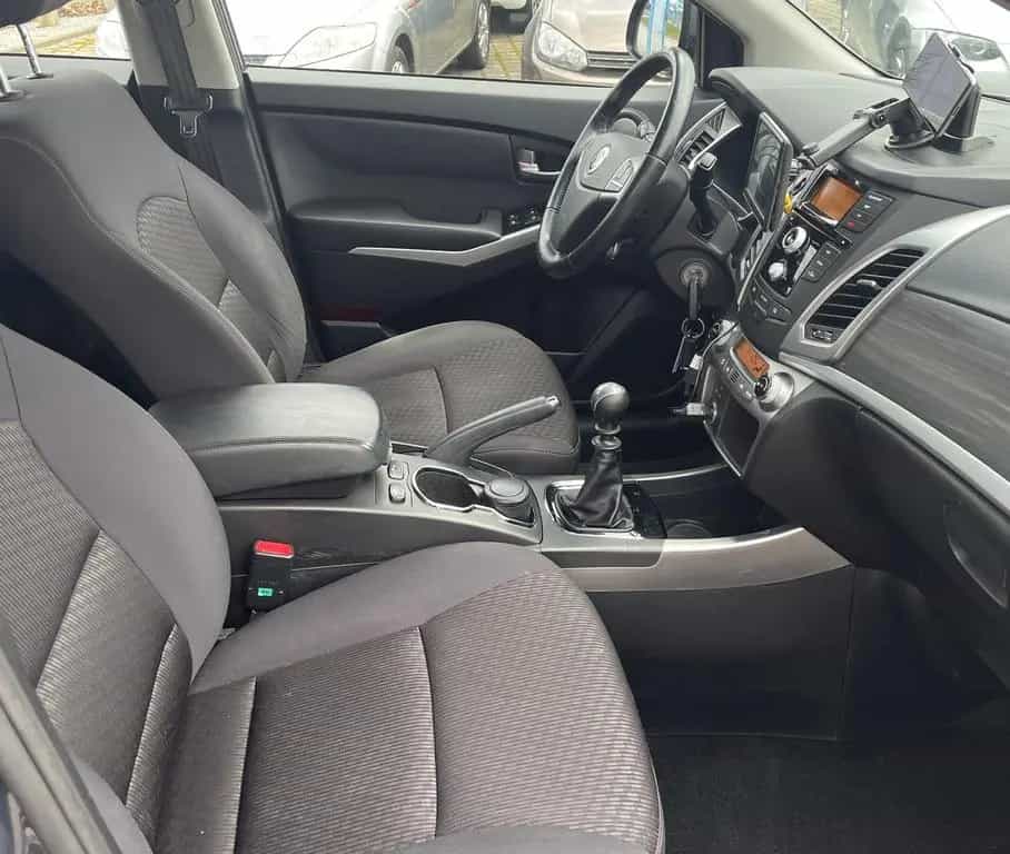 Ssangyong Korando 2.0 D20T 4x2 08/2015-photo-12