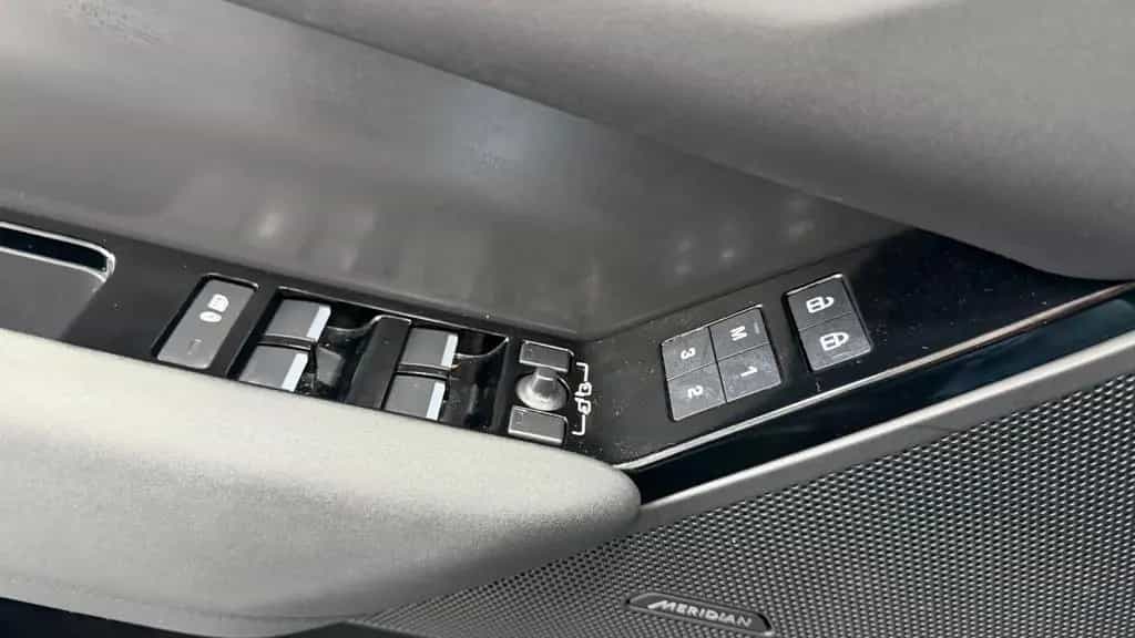 Land Rover Range Rover Rover Velar 2.0 D200 DYNAMIC SE AWD 03/2025-photo-13
