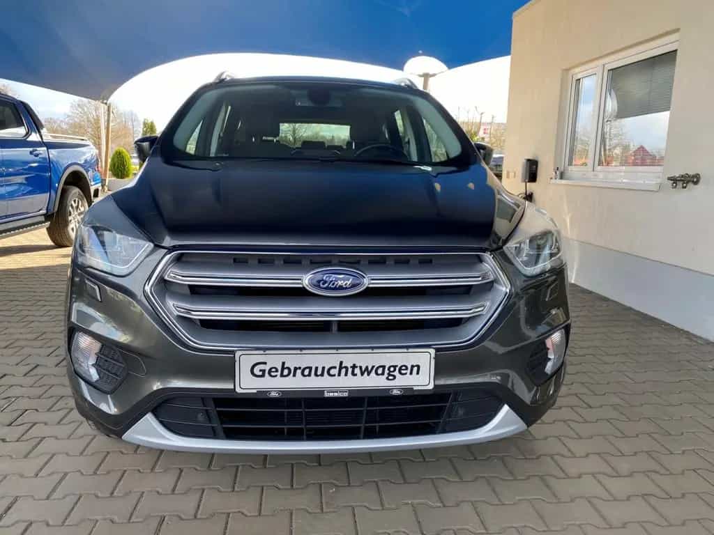 Ford Kuga Titanium+AHK+Xenon+PDC+BLIS+KeyFree+Winter 04/2018-photo-1