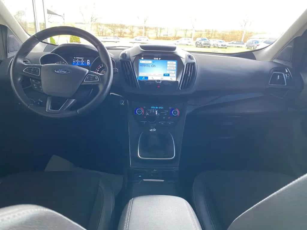 Ford Kuga Titanium+AHK+Xenon+PDC+BLIS+KeyFree+Winter 04/2018-photo-11