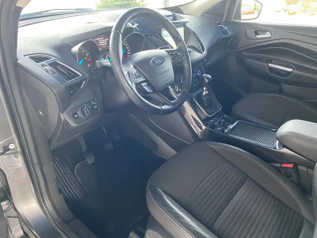 Ford Kuga Titanium+AHK+Xenon+PDC+BLIS+KeyFree+Winter 04/2018-photo-13