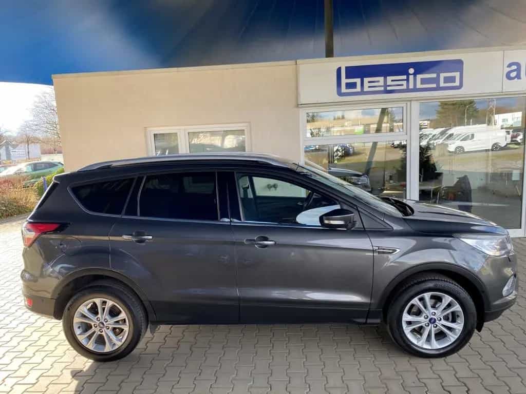 Ford Kuga Titanium+AHK+Xenon+PDC+BLIS+KeyFree+Winter 04/2018-photo-3