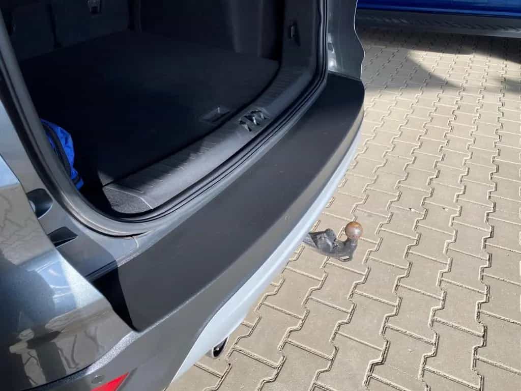 Ford Kuga Titanium+AHK+Xenon+PDC+BLIS+KeyFree+Winter 04/2018-photo-9