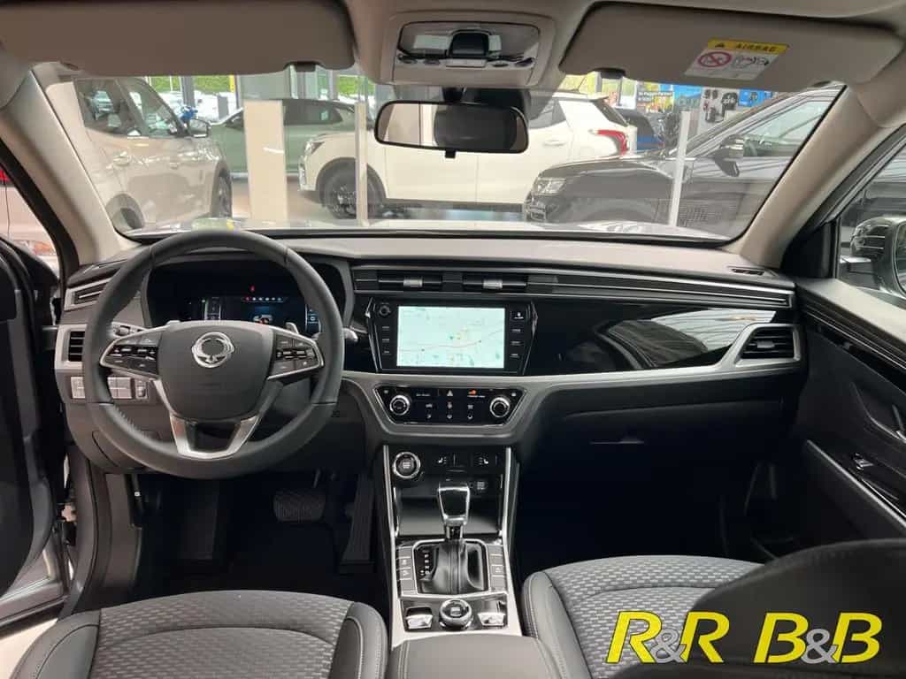 KGM Korando Nomad+ 1.5 GDI AT NAVI+KLIMA+CARPLAY+SHZ null-photo-9