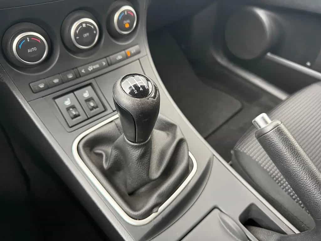 Mazda 3 1.6 Edition Tempomat Sitzheizung AHK Klimaaut. 12/2012-photo-25