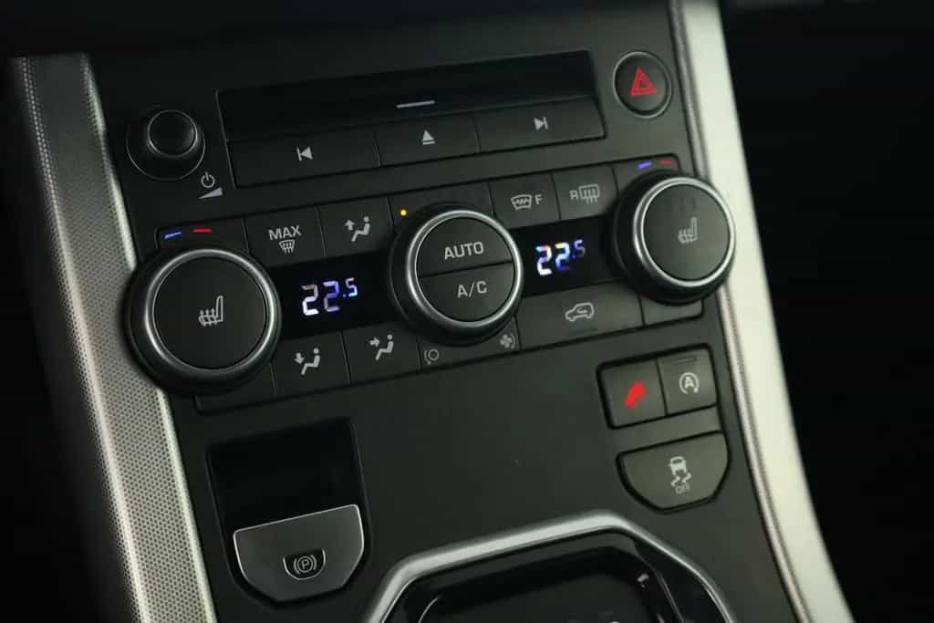 Land Rover Range Rover Rover Evoque AWD SE Dynamic Leder Navi Kam 07/2017-photo-18
