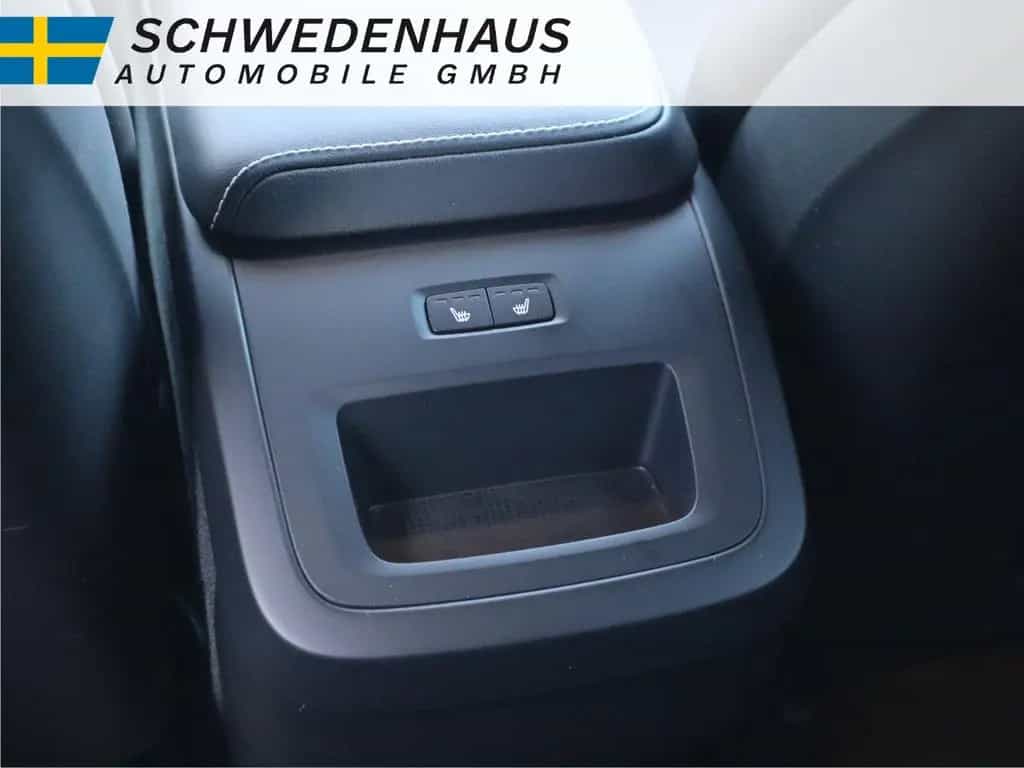 Volvo XC60 B5 BENZIN PLUS DARK AWD 02/2023-photo-15