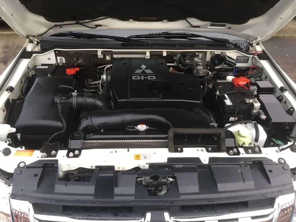 Mitsubishi Pajero 3,2 DI-D 4WD Top Automatik*1.HAND* 01/2014-photo-9