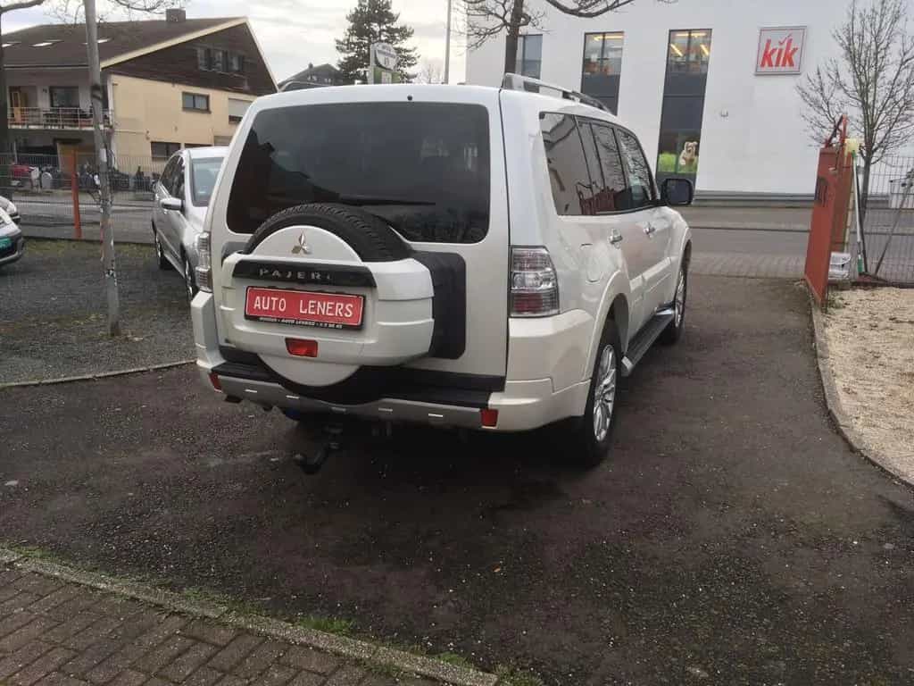 Mitsubishi Pajero 3,2 DI-D 4WD Top Automatik*1.HAND* 01/2014-photo-2