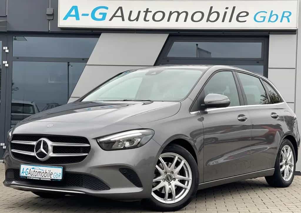 Mercedes-Benz B-Class 180 Style Automatik NUR 46 TKM AHK LED KAMERA 02/2019-photo-2
