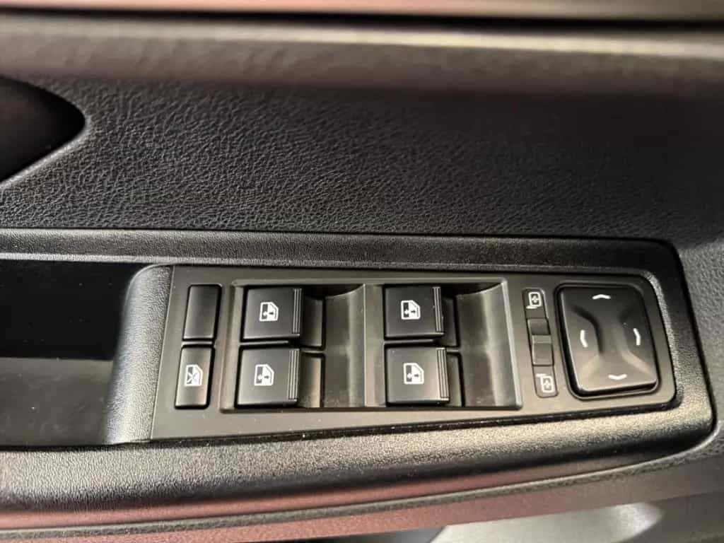 Lada Vesta SW SITZ.HZG TEMPOMAT ALU BLUETOOTH KLIMA M 09/2018-photo-15