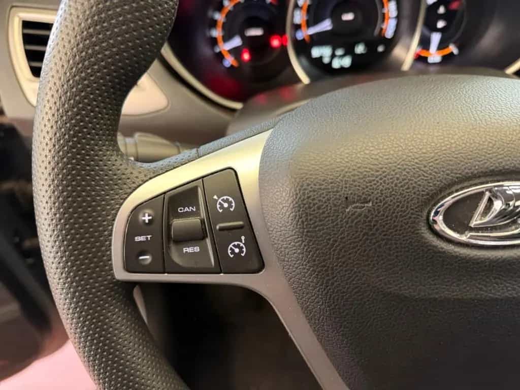 Lada Vesta SW SITZ.HZG TEMPOMAT ALU BLUETOOTH KLIMA M 09/2018-photo-18