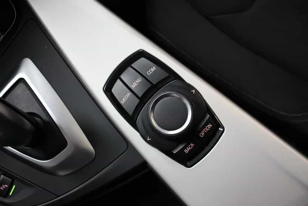 BMW 318 i Touring Autom. LED KLIMA EL.HECKKLAPPE PDC+ 12/2018-photo-21
