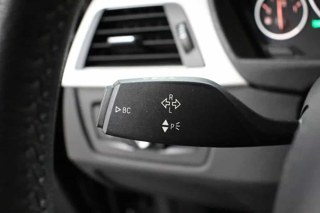 BMW 318 i Touring Autom. LED KLIMA EL.HECKKLAPPE PDC+ 12/2018-photo-22
