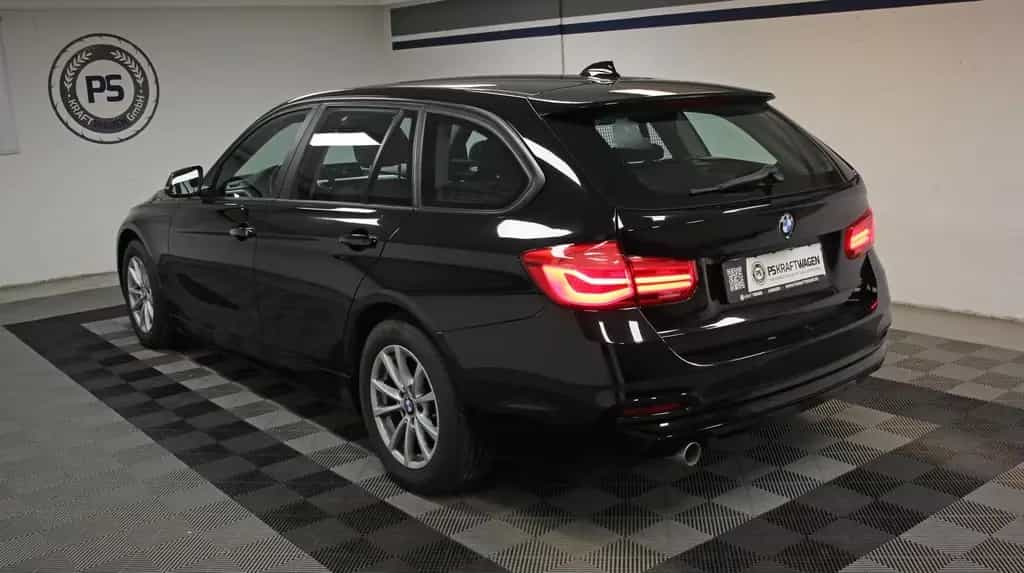 BMW 318 i Touring Autom. LED KLIMA EL.HECKKLAPPE PDC+ 12/2018-photo-3