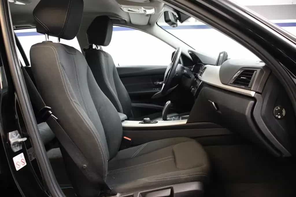 BMW 318 i Touring Autom. LED KLIMA EL.HECKKLAPPE PDC+ 12/2018-photo-8