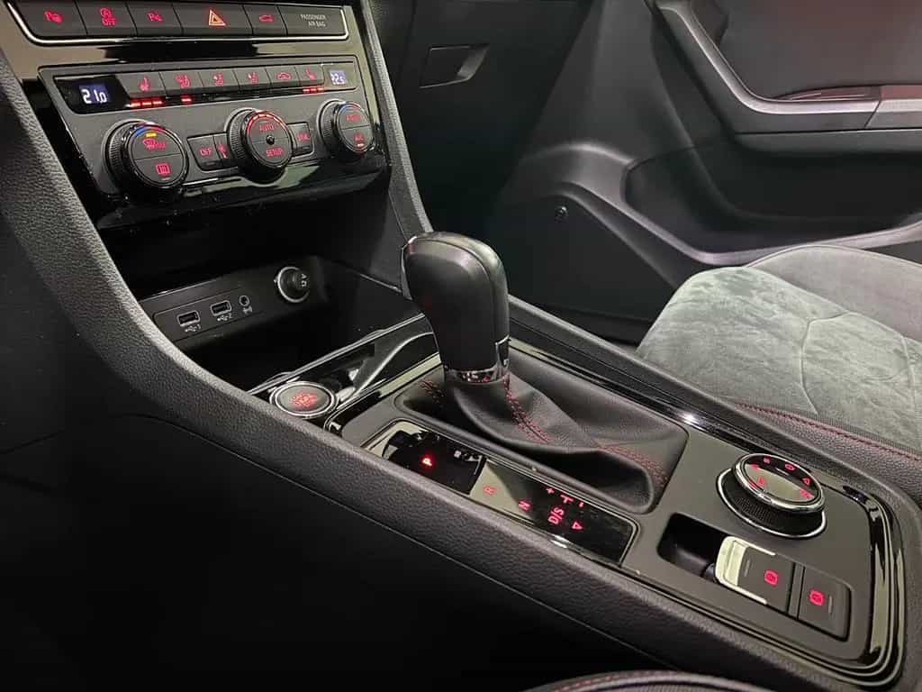 Seat Ateca FR 4Drive DSG Pano LED Alcantara CarPlay 07/2020-photo-14