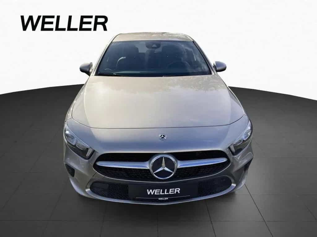 Mercedes-Benz A-Class 180 Progressiv Widescreen, LED, SHZ, Navi 12/2018-photo-2