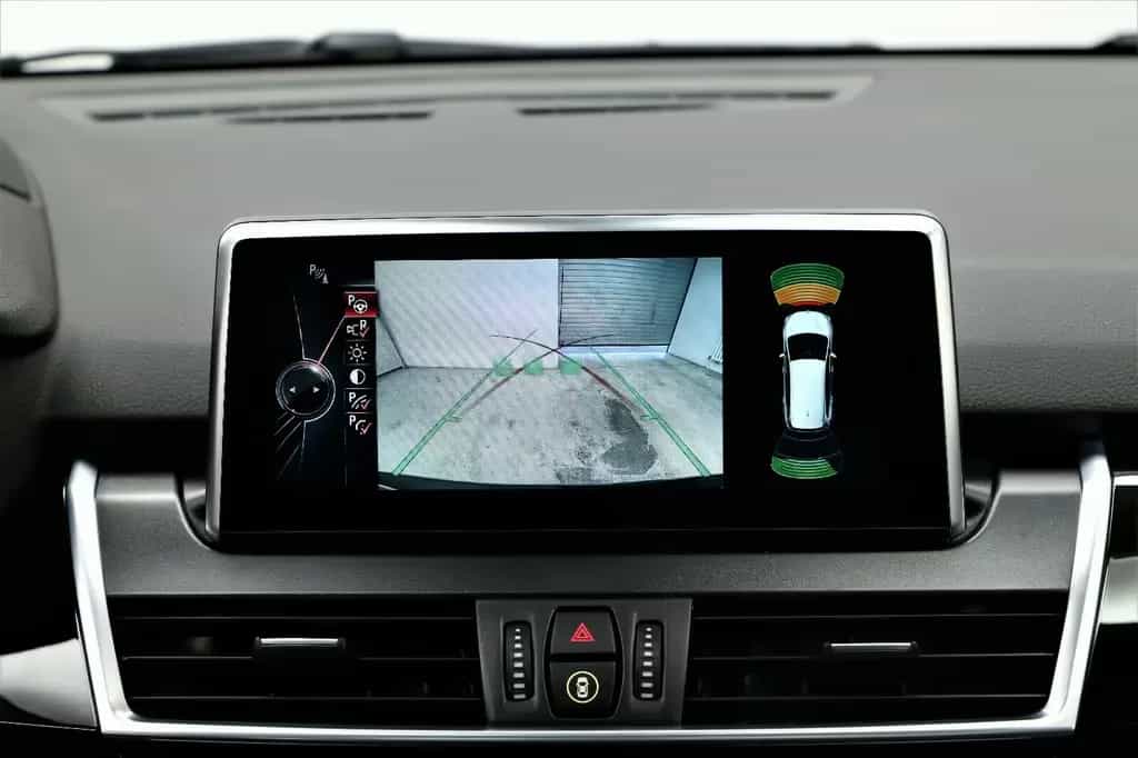 BMW 220 i Grand Tourer 192PS Sport Line Pano Head-Up 12/2015-photo-12
