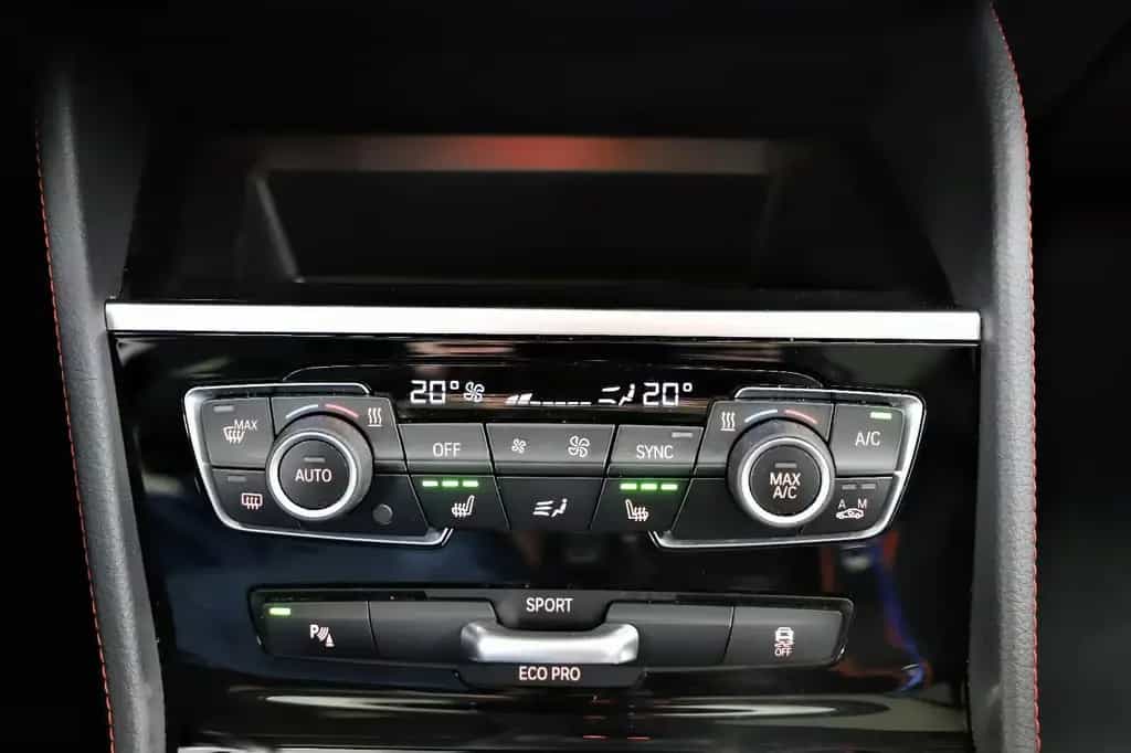 BMW 220 i Grand Tourer 192PS Sport Line Pano Head-Up 12/2015-photo-16