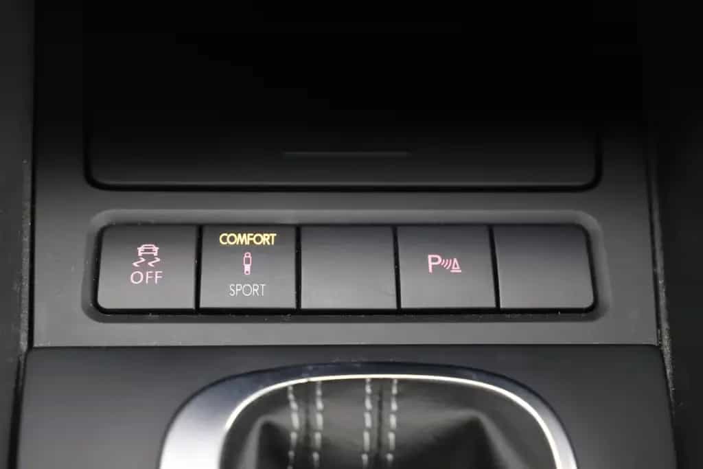 Volkswagen Golf 6 R 2.0TSI 271PS DSG 4M Schalensitze 1.Hand 06/2011-photo-17