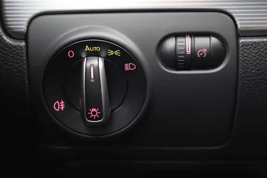 Volkswagen Golf 6 R 2.0TSI 271PS DSG 4M Schalensitze 1.Hand 06/2011-photo-18