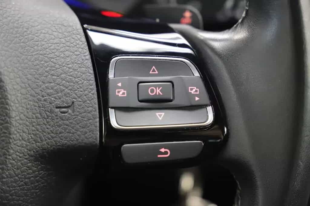 Volkswagen Golf 6 R 2.0TSI 271PS DSG 4M Schalensitze 1.Hand 06/2011-photo-22