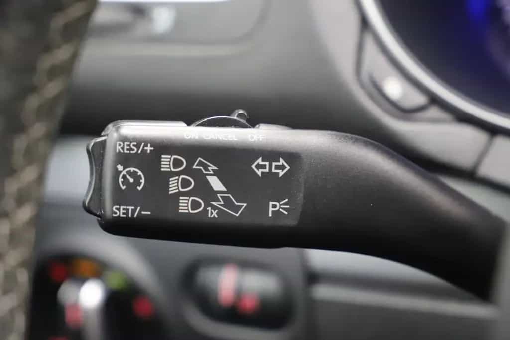 Volkswagen Golf 6 R 2.0TSI 271PS DSG 4M Schalensitze 1.Hand 06/2011-photo-24
