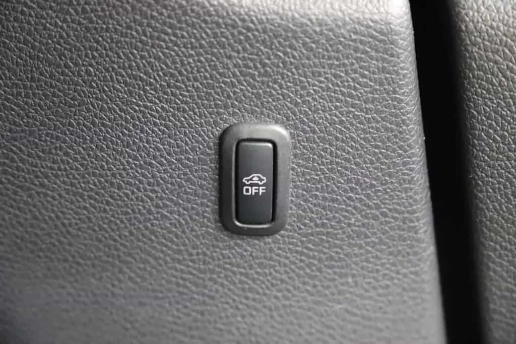 Volkswagen Golf 6 R 2.0TSI 271PS DSG 4M Schalensitze 1.Hand 06/2011-photo-27