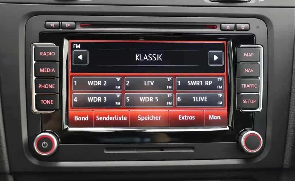 Volkswagen Golf 6 R 2.0TSI 271PS DSG 4M Schalensitze 1.Hand 06/2011-photo-30