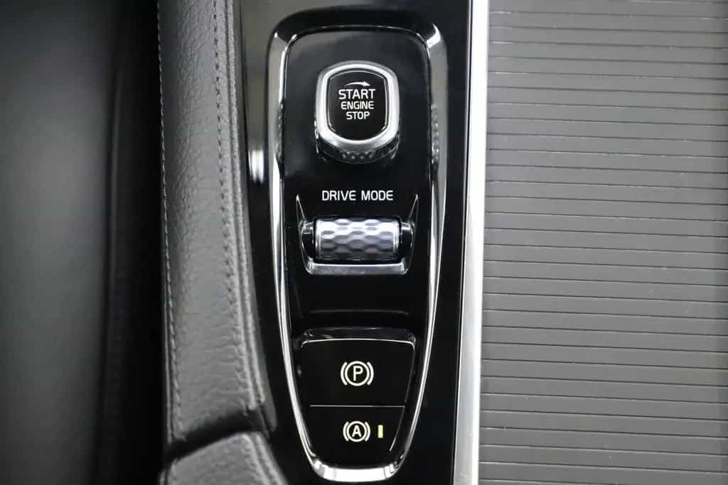 Volvo S90 2.0 T4 190PS Momentum Memory Carplay ACC 06/2018-photo-28