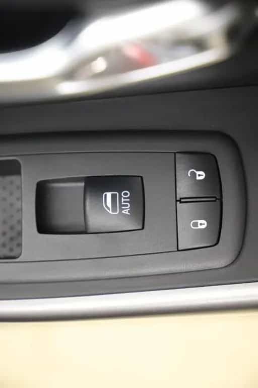 Jeep Cherokee 2.2CRD 195PS Overland 4WD Pano ACC 1Han 07/2019-photo-34