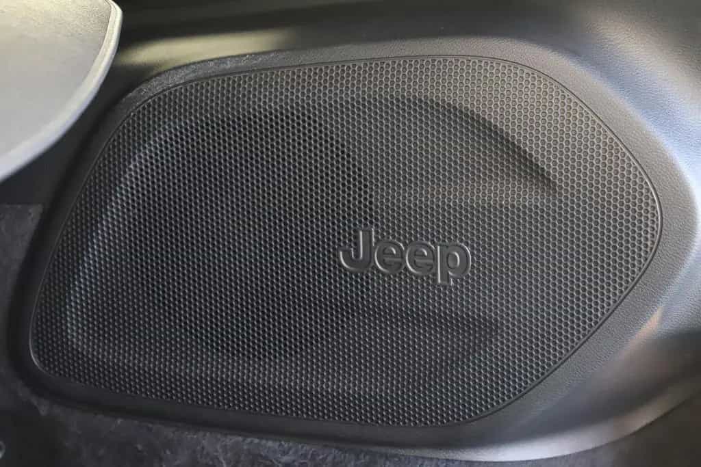 Jeep Cherokee 2.2CRD 195PS Overland 4WD Pano ACC 1Han 07/2019-photo-37